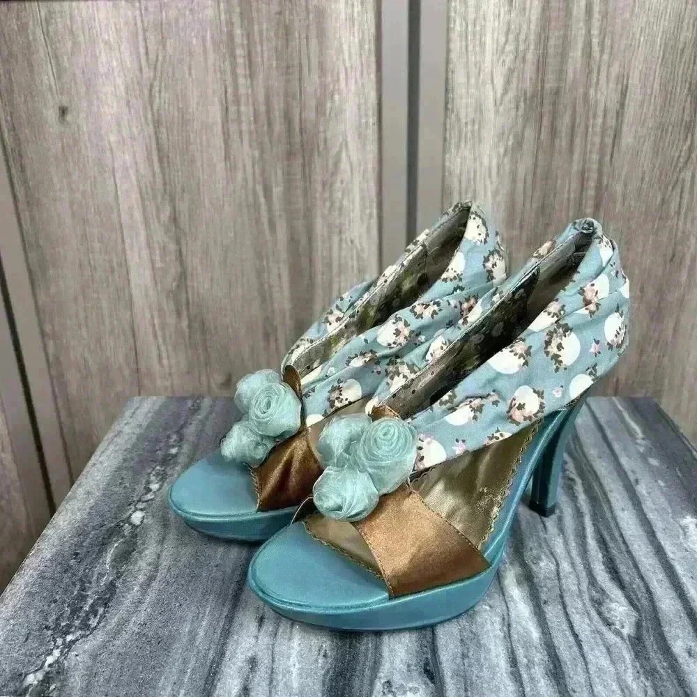 Poetic License Heels Sz 37 Open Toe Floral Print Blue Color New Cone Heel